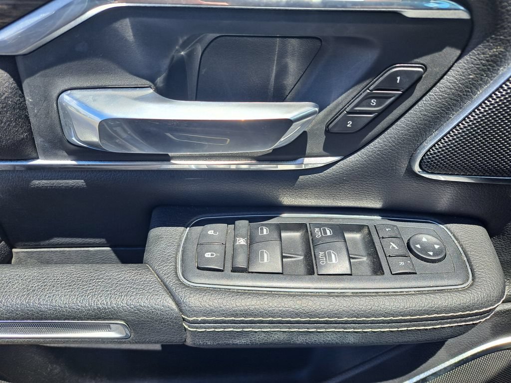 Used 2019 RAM 1500 Laramie AWD/4WD image 21