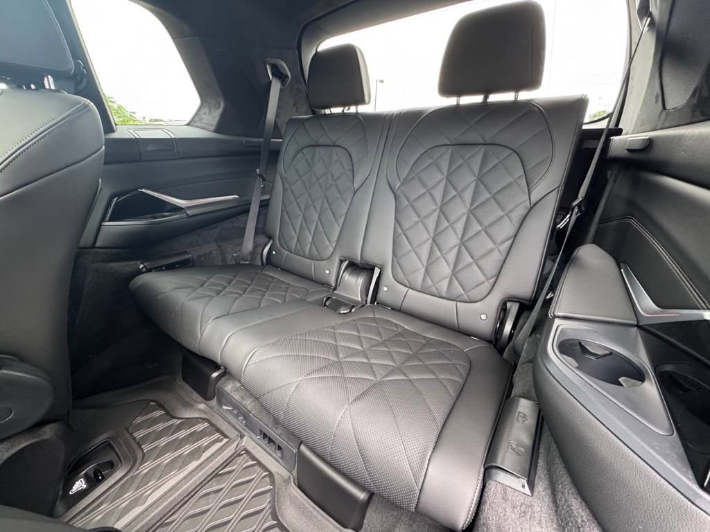 New 2026 BMW X7 xDrive40i w/ M Sport Package image 16