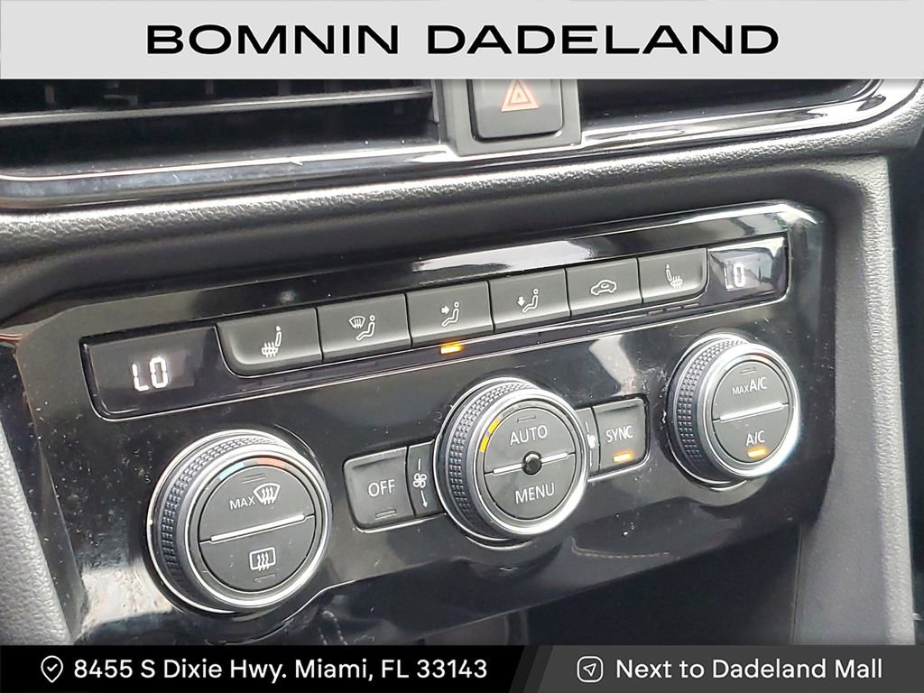 Used 2022 Volkswagen Taos SEL w/ Panoramic Sunroof Package image 24