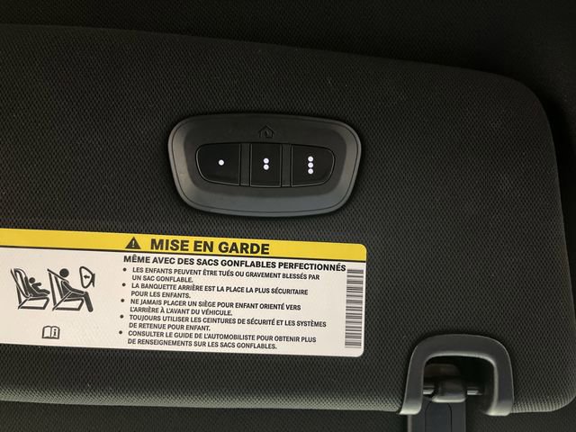 Used 2025 Chrysler Pacifica Limited image 25