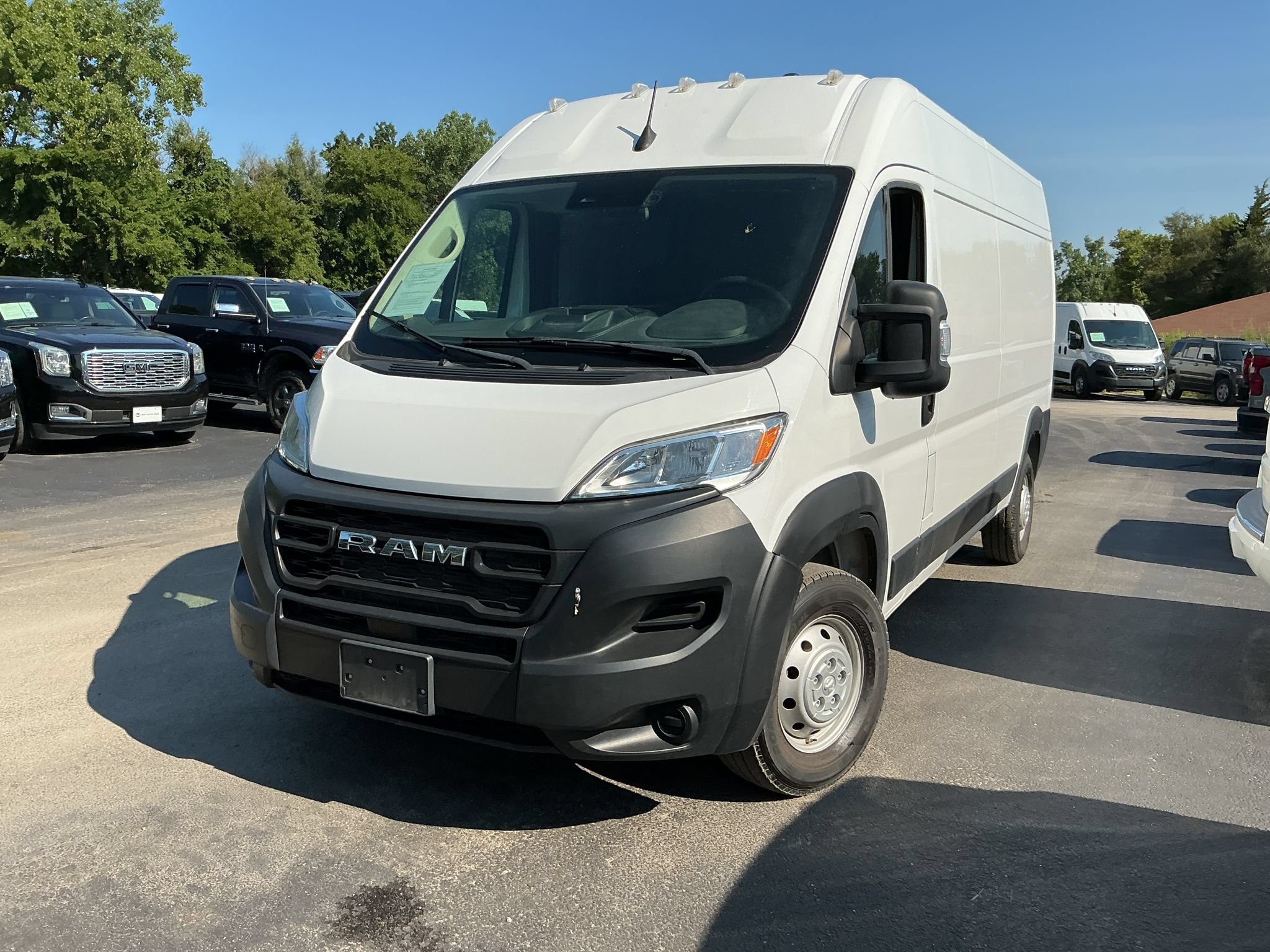 Used 2023 RAM ProMaster 2500 FWD image 2