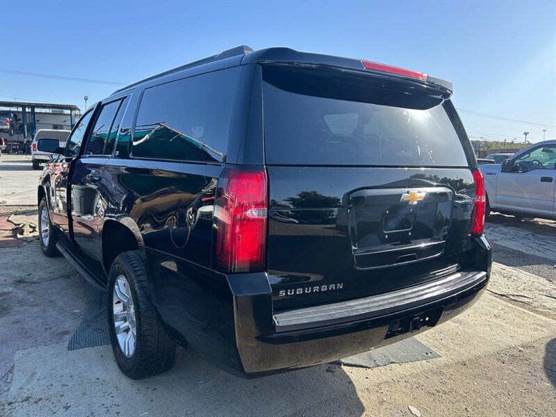 Used 2020 Chevrolet Suburban LT AWD/4WD image 9