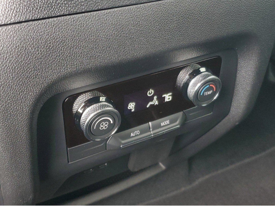 Used 2025 Buick Enclave Sport Touring w/ Power Package FWD image 14