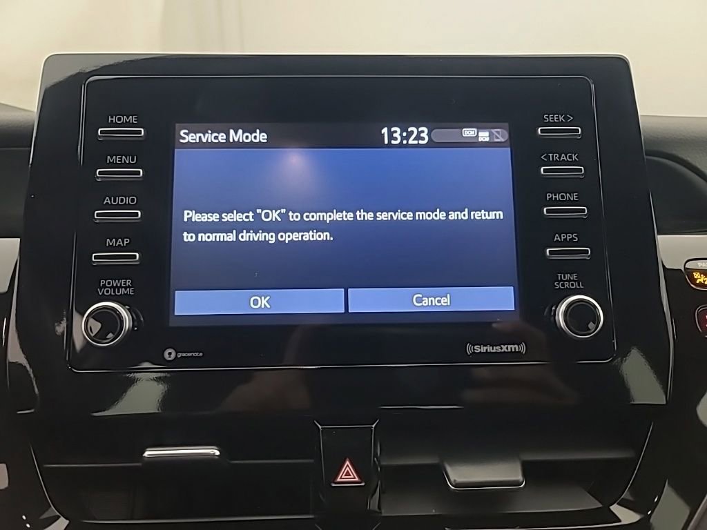 Used 2023 Toyota Camry SE w/ Cold Weather Package image 32