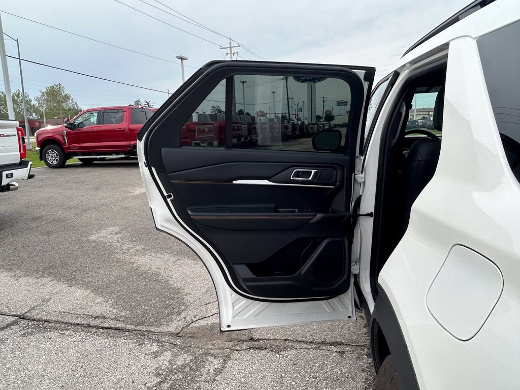 Used 2026 Ford Explorer Tremor w/ Tremor Convenience Package AWD/4WD image 16