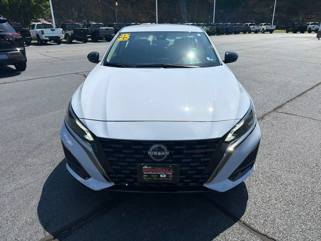 Certified 2025 Nissan Altima 2.5 SR FWD image 2