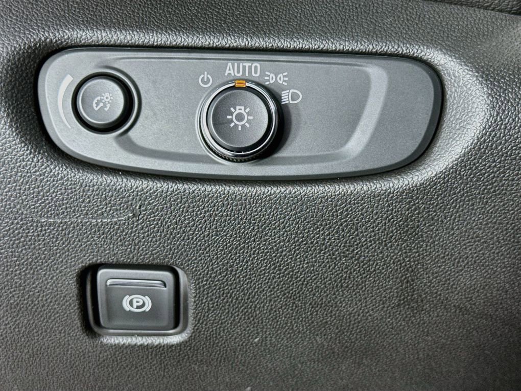 Used 2023 Chevrolet Blazer RS w/ Enhanced Convenience Package image 15