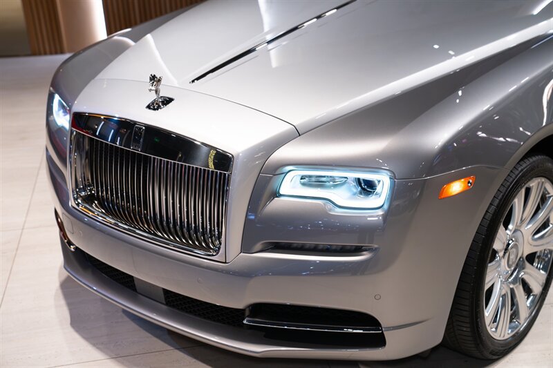 Used 2016 Rolls-Royce Dawn RWD image 12