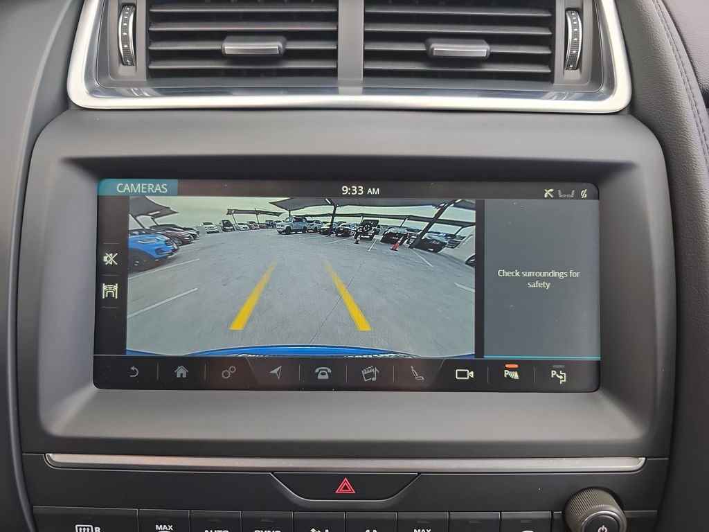 Used 2019 Jaguar E-PACE SE image 26