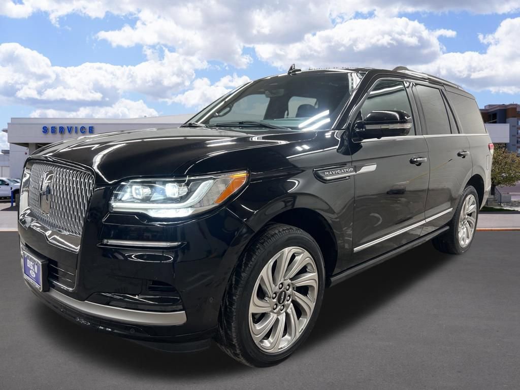 Used 2024 Lincoln Navigator Reserve image 7