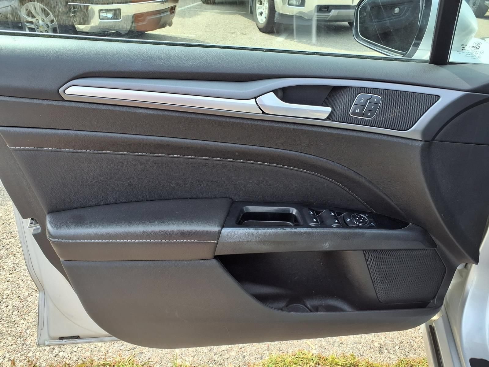Used 2014 Ford Fusion Titanium FWD image 13