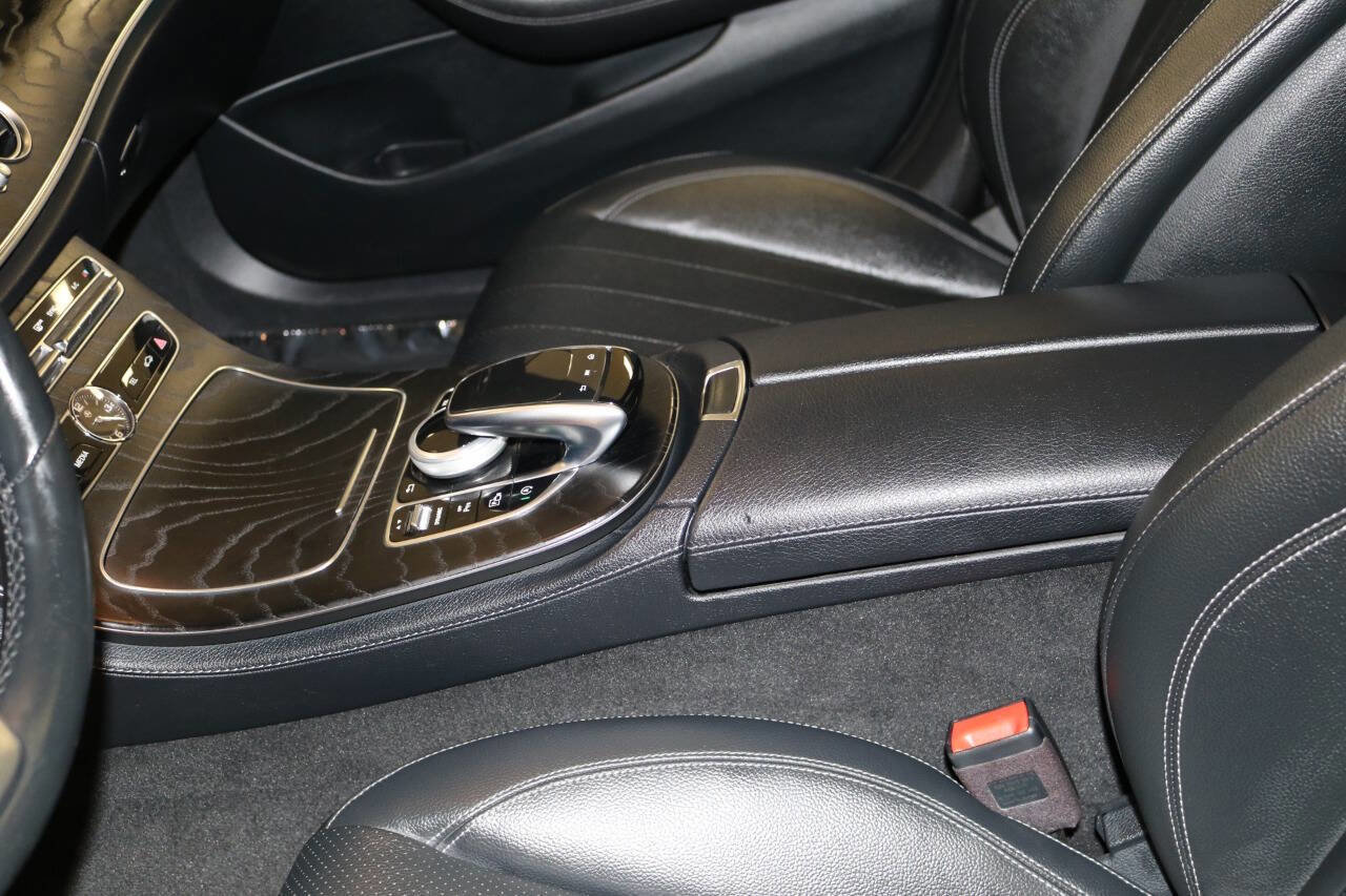 Used 2020 Mercedes-Benz E 350 Sedan image 28