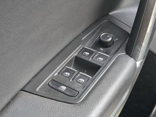 Used 2018 Volkswagen Tiguan SE FWD image 28