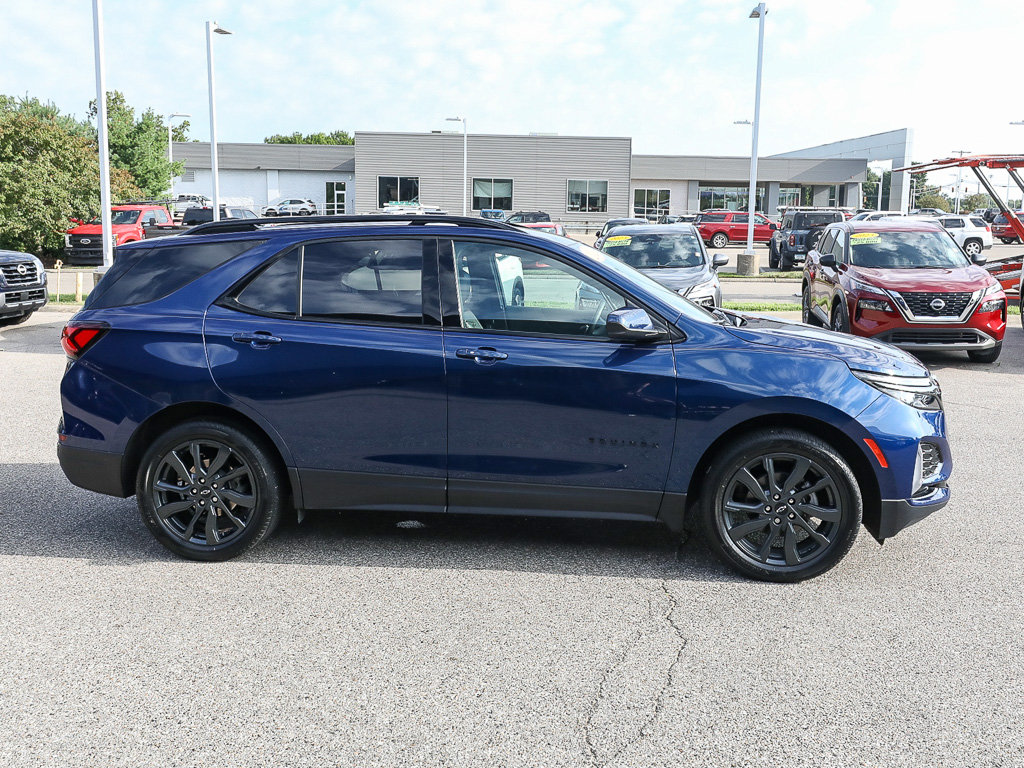 Used 2023 Chevrolet Equinox RS w/ LPO, Floor Liner Package FWD image 9