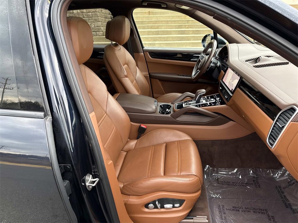 Used 2021 Porsche Cayenne S image 11