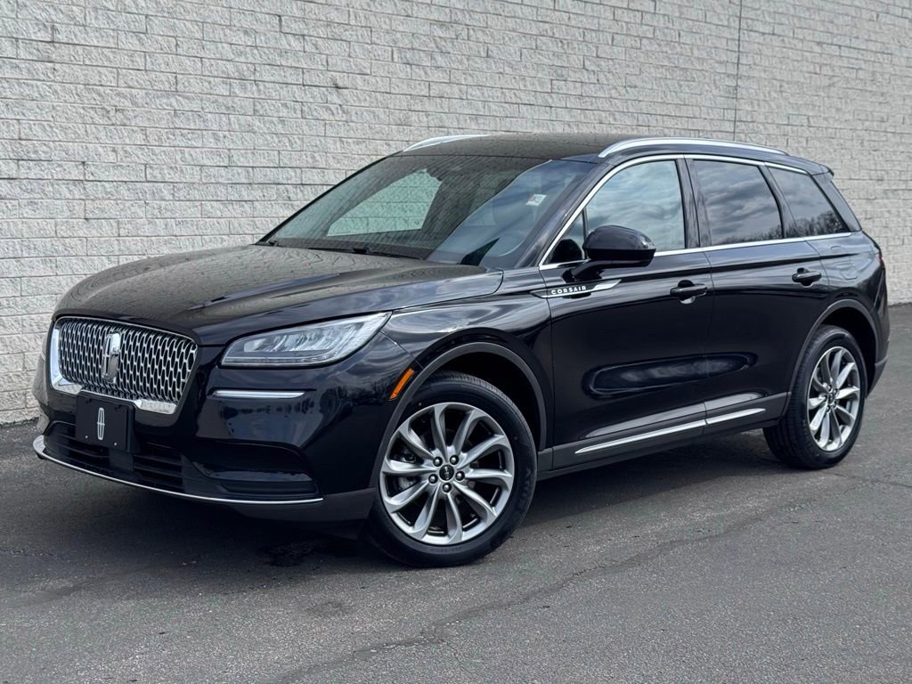 Used 2022 Lincoln Corsair AWD w/ Premium Package image 2