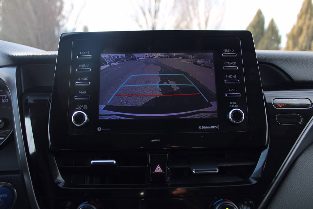 Used 2022 Toyota Camry SE image 25