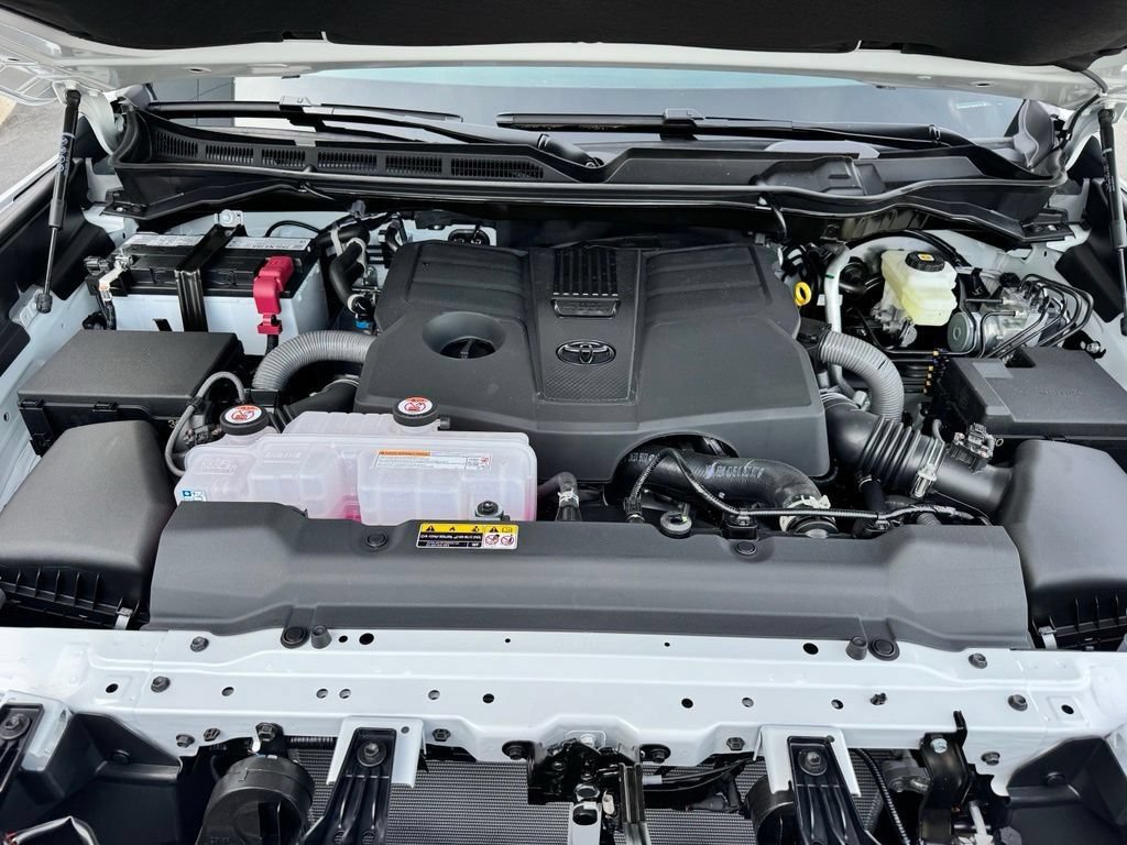 New 2026 Toyota Tundra SR5 w/ SR5 Convenience Package AWD/4WD image 18
