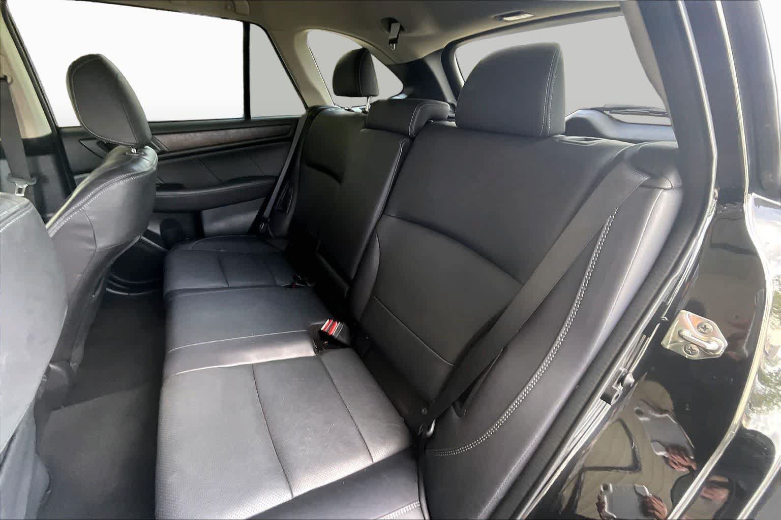Used 2018 Subaru Outback 3.6R Limited AWD/4WD image 21