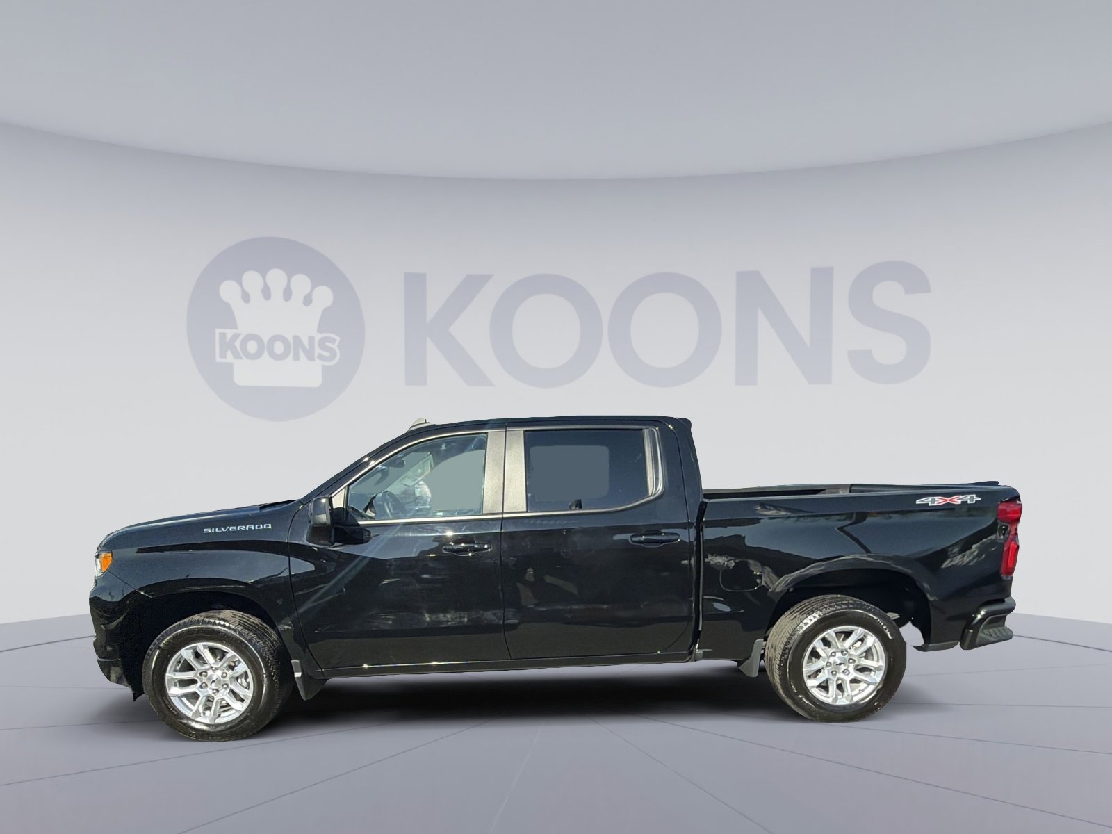 Used 2024 Chevrolet Silverado 1500 RST image 2