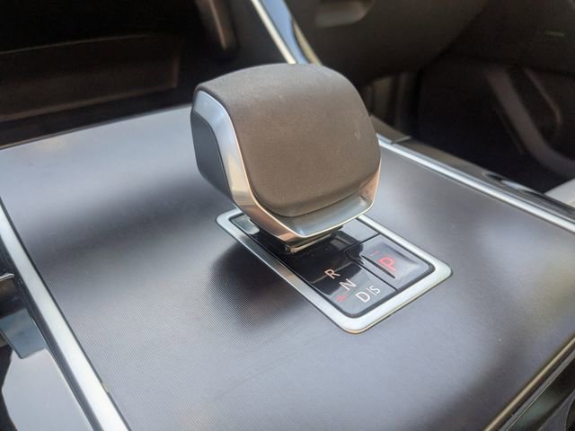 Used 2026 Land Rover Range Rover Velar Dynamic SE AWD/4WD image 30