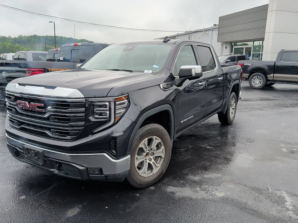 Used 2025 GMC Sierra 1500 SLT RWD image 3