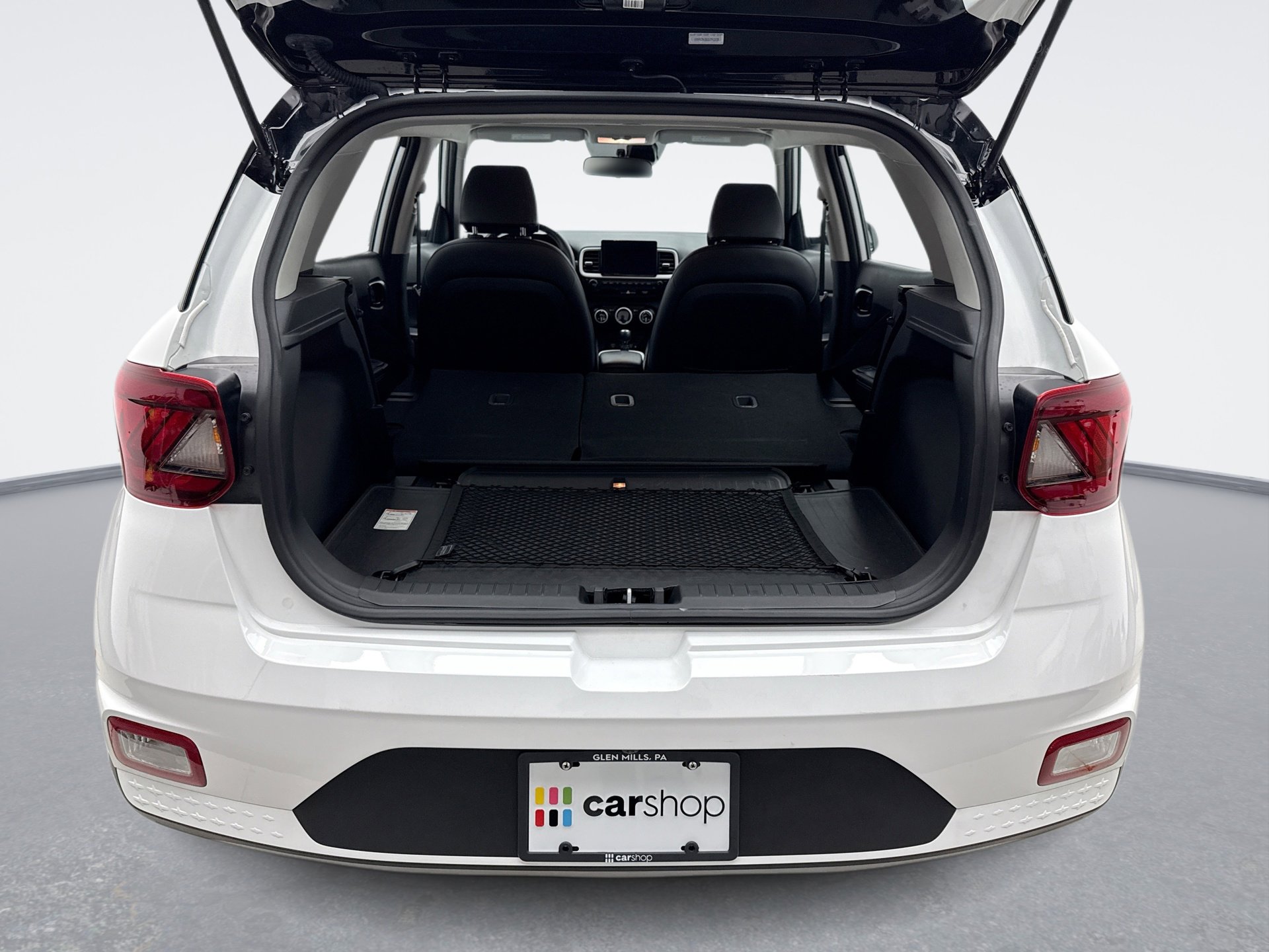 Used 2025 Hyundai Venue Limited image 23