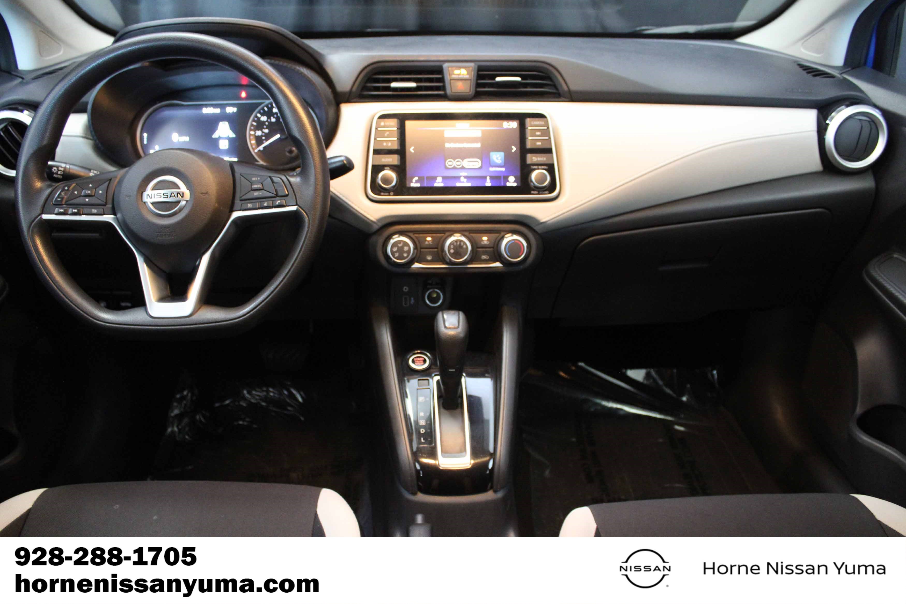 Used 2022 Nissan Versa SV FWD image 7