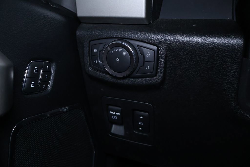 Used 2019 Ford F150 Lariat w/ Trailer Tow Package AWD/4WD image 21