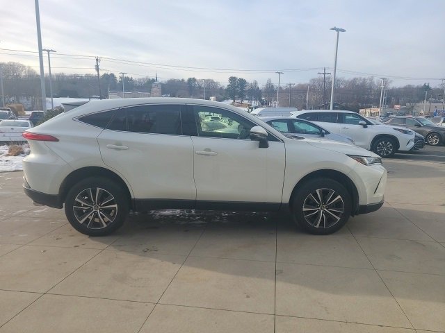 Used 2022 Toyota Venza LE image 8