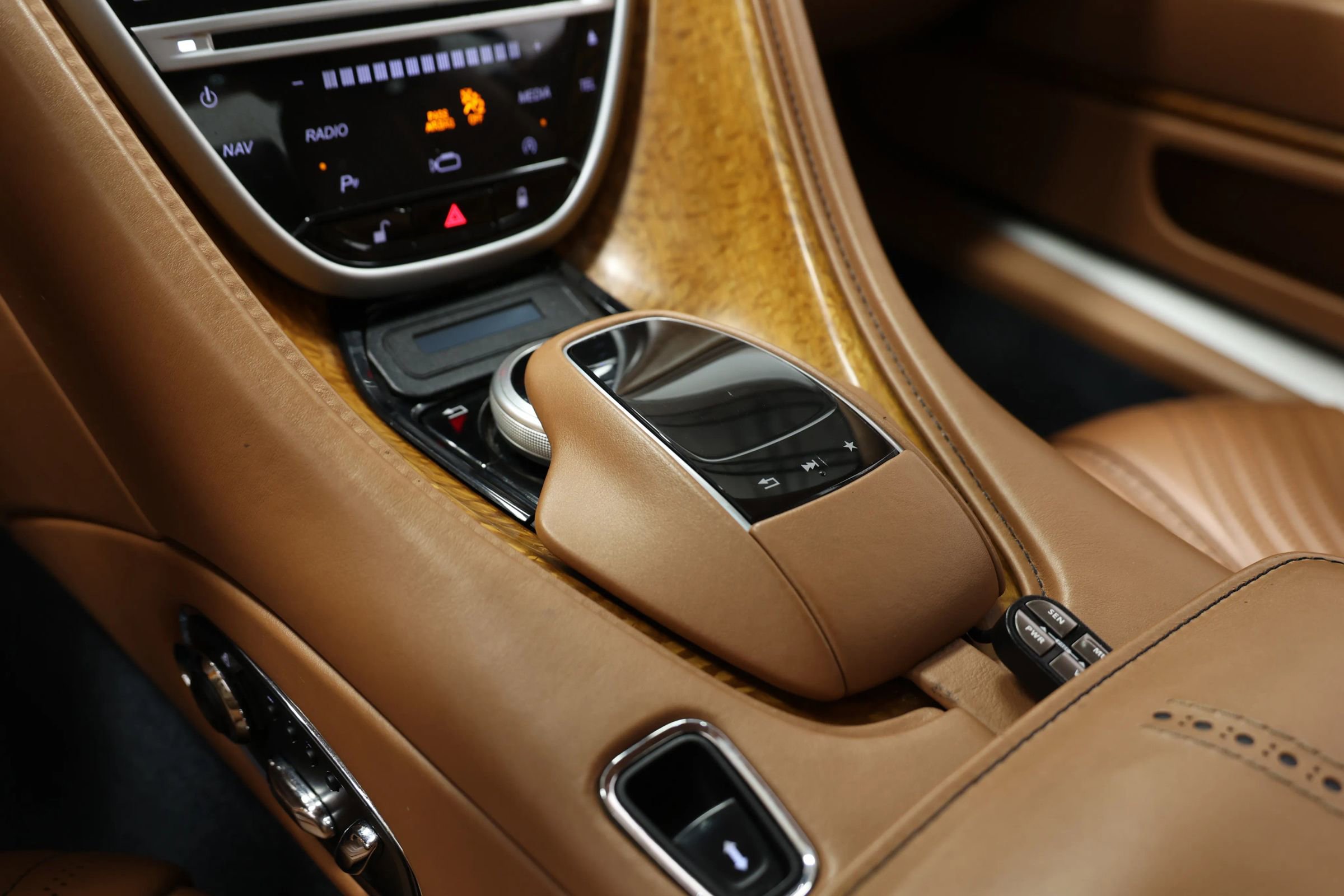 Used 2017 Aston Martin DB11 V12 image 45