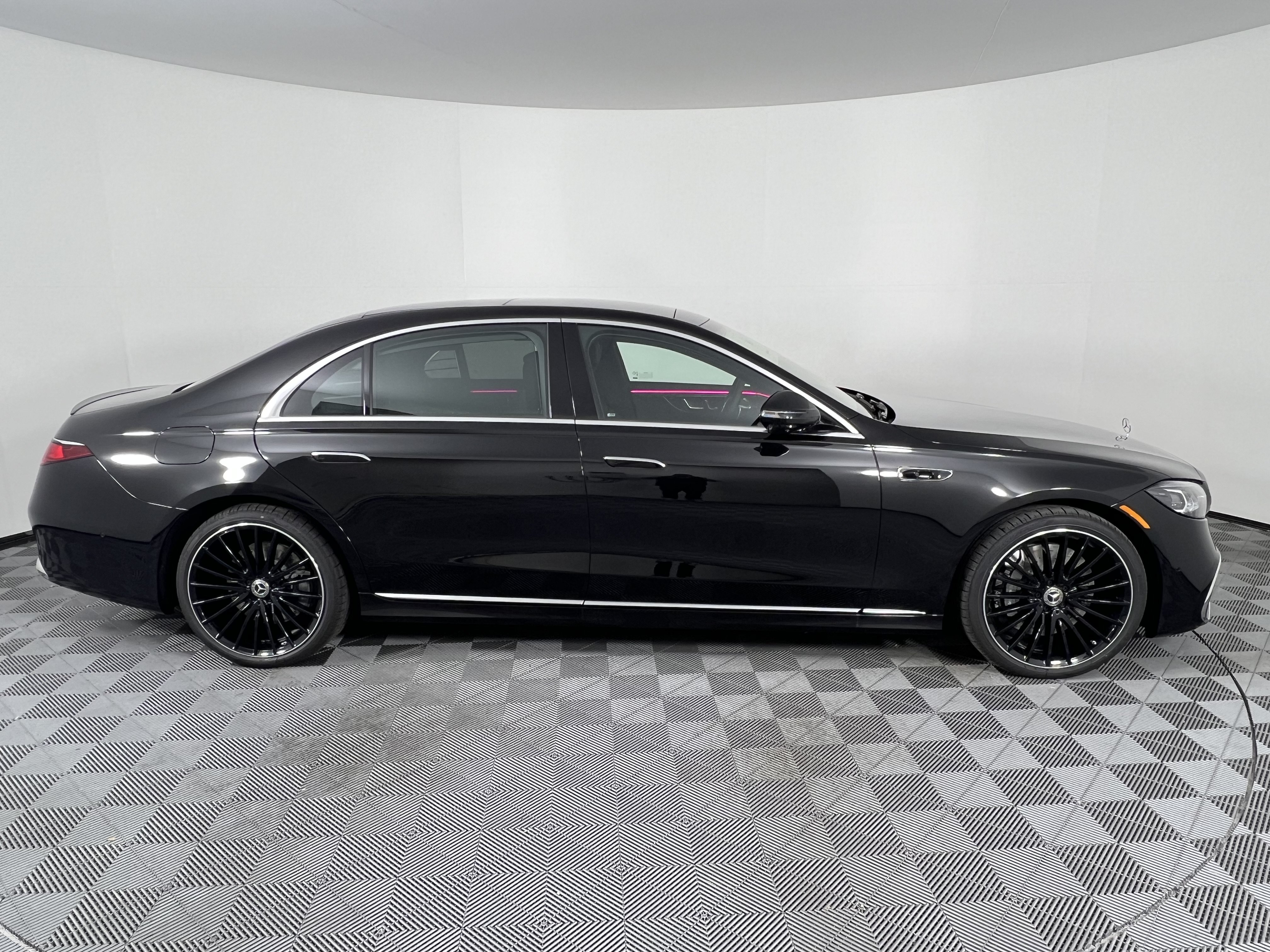 New 2027 Mercedes-Benz S 580 4MATIC Sedan image 14