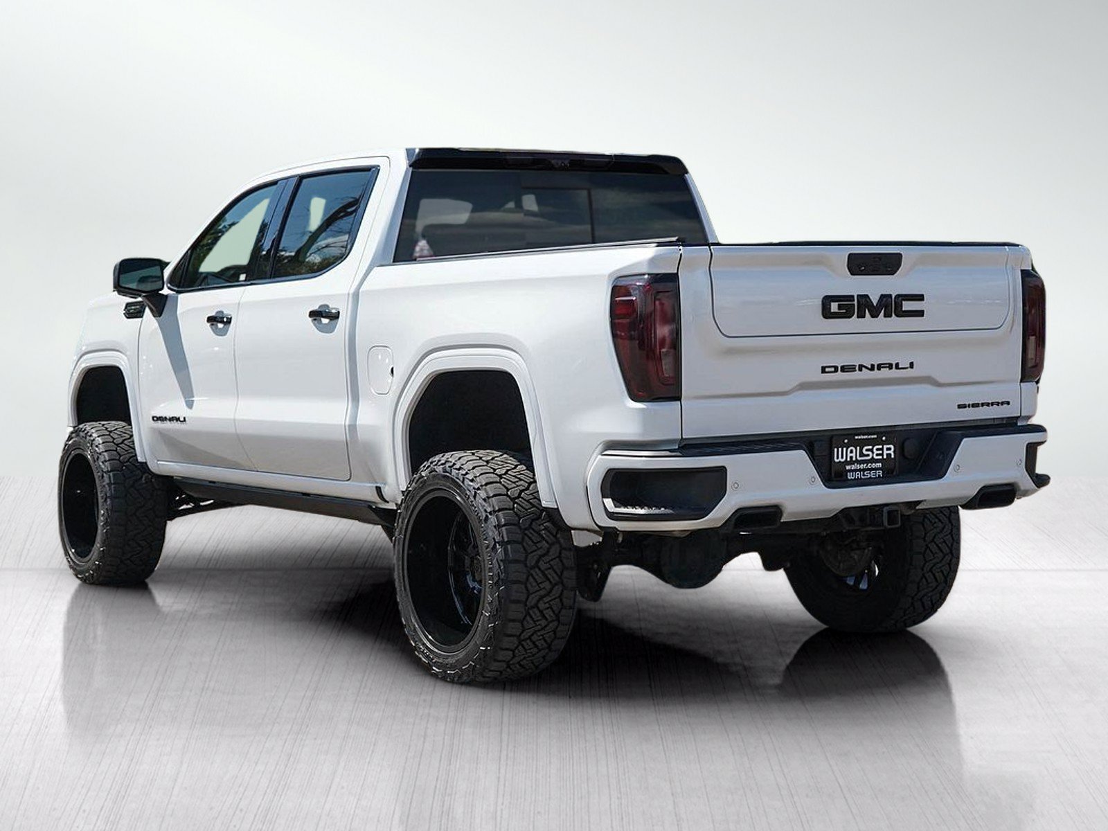 Used 2023 GMC Sierra 1500 Denali Ultimate AWD/4WD image 3