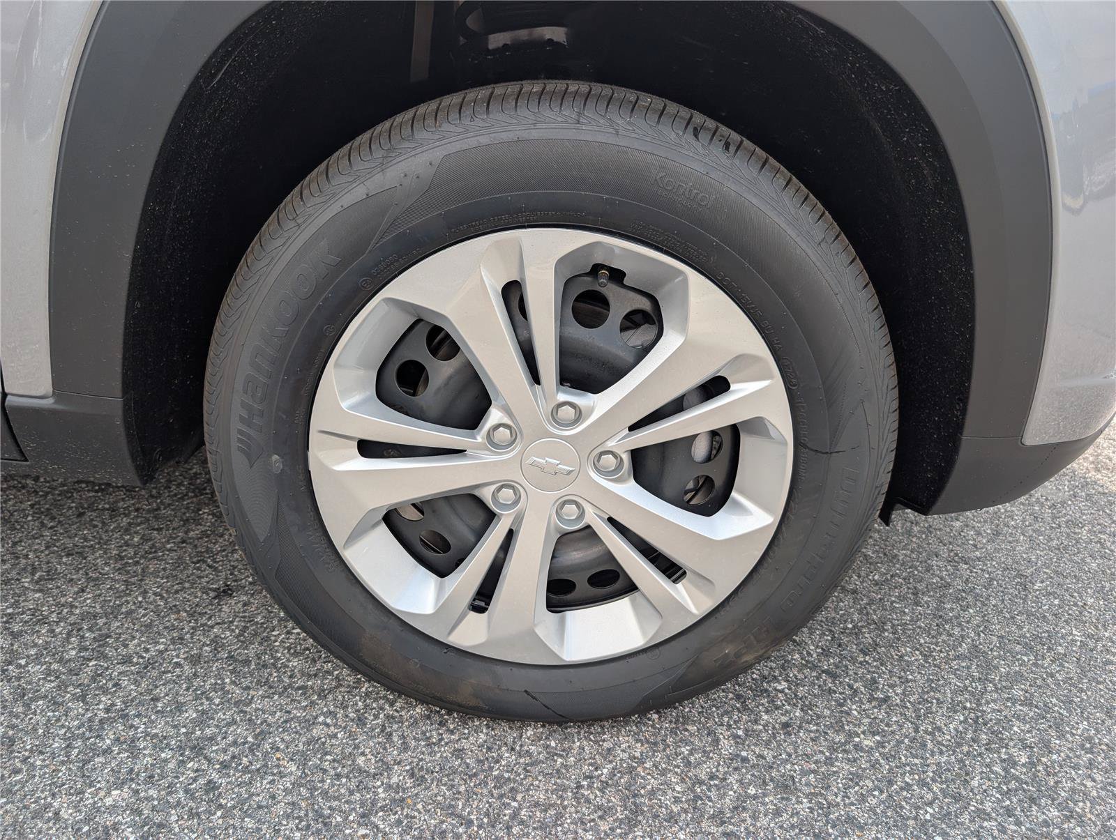 New 2026 Chevrolet Trax LS FWD image 5