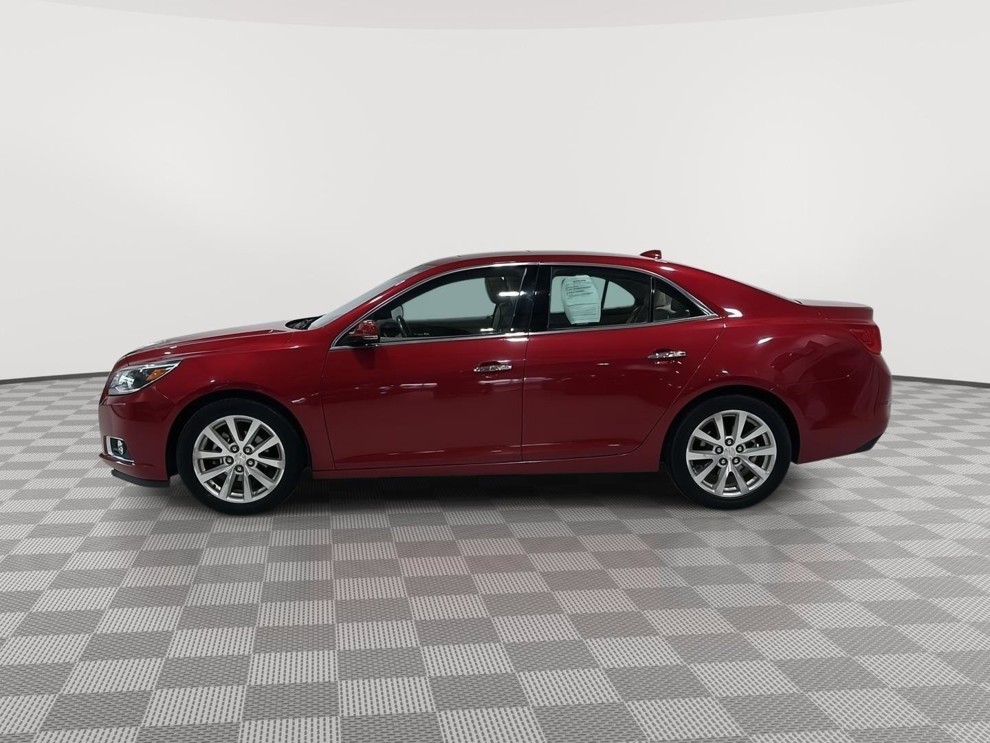 Used 2013 Chevrolet Malibu LTZ FWD image 2