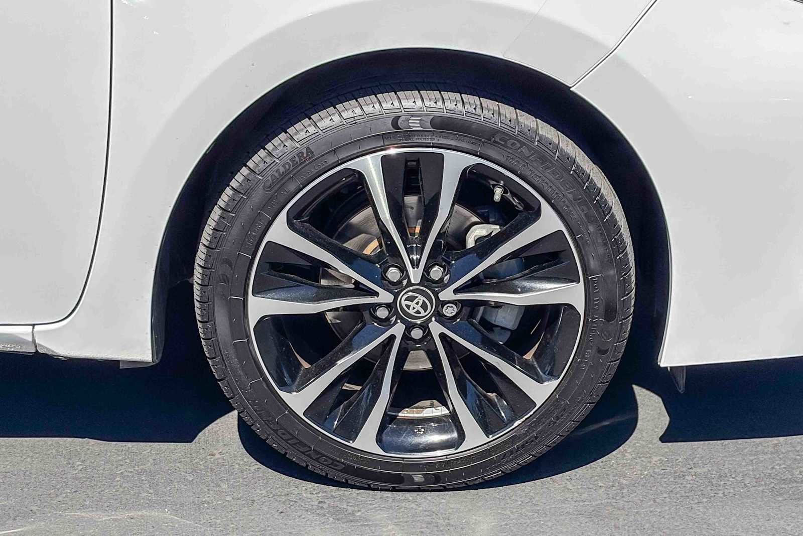 Used 2019 Toyota Corolla SE w/ Carpet Mat Package (TMS) image 9
