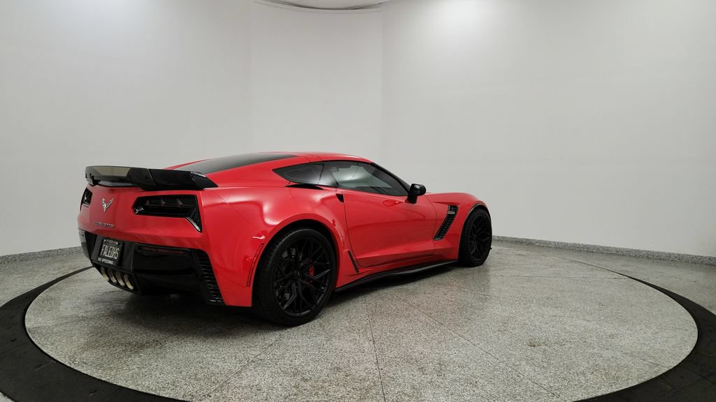 Used 2015 Chevrolet Corvette Z06 w/ Chrome Badge Package RWD image 5