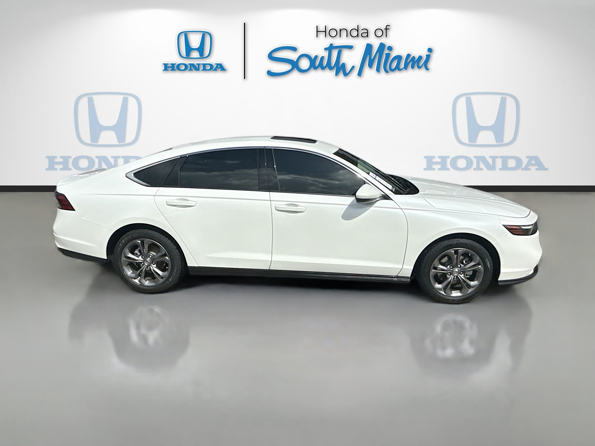 Certified 2024 Honda Accord EX image 8