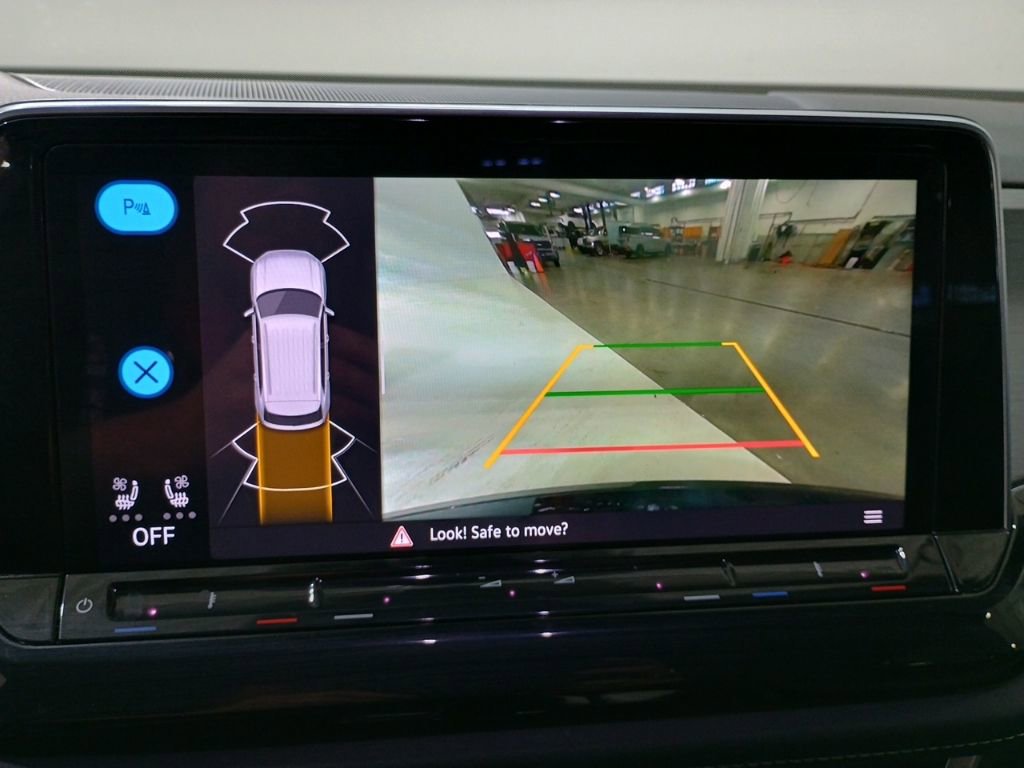 Used 2024 Volkswagen Atlas Cross Sport SE image 19