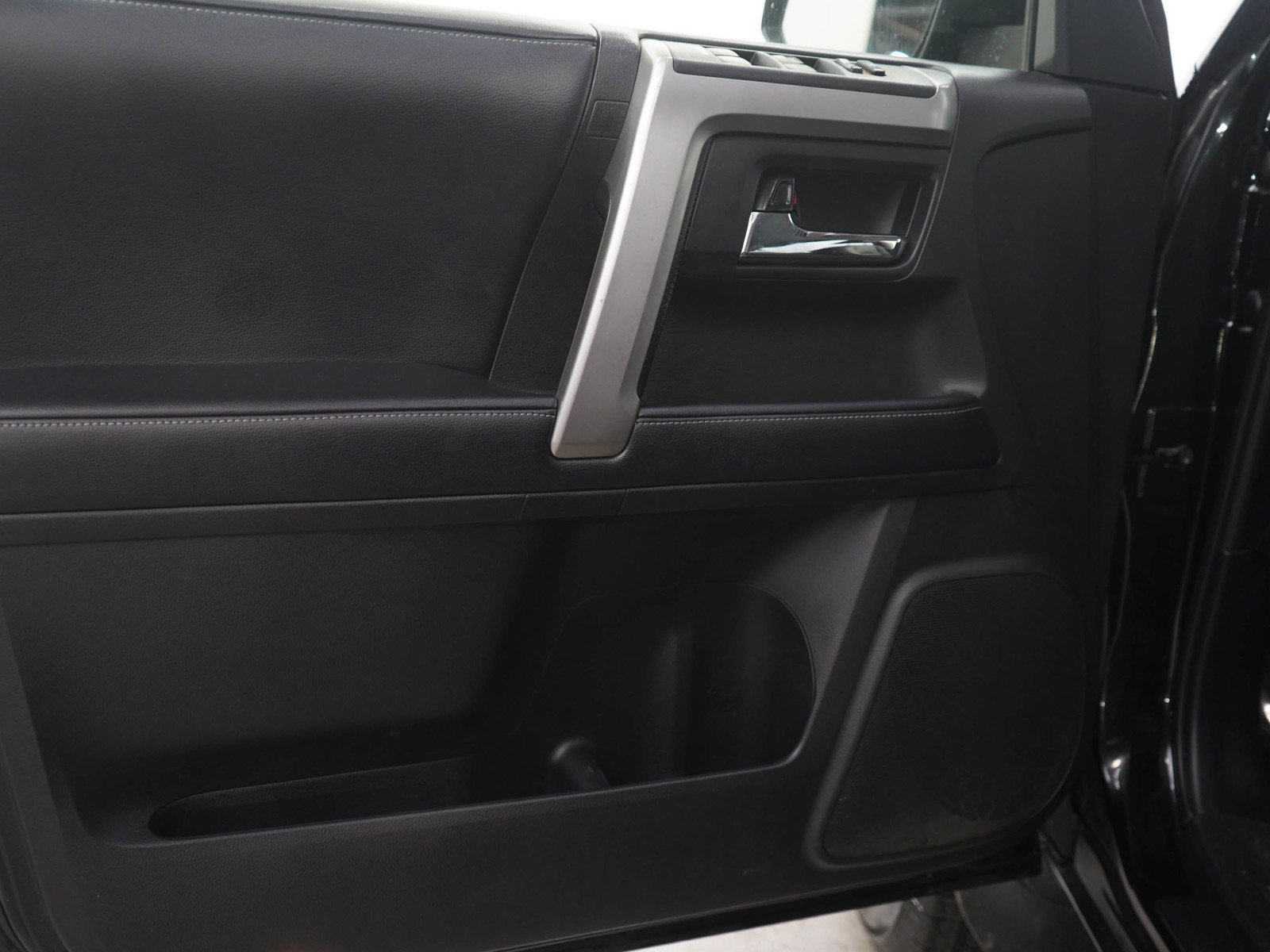 Used 2018 Toyota 4Runner SR5 Premium AWD/4WD image 18