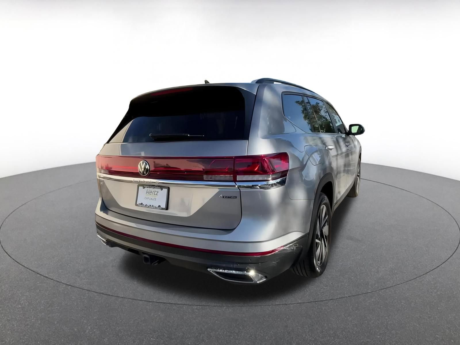 Used 2025 Volkswagen Atlas SE image 14