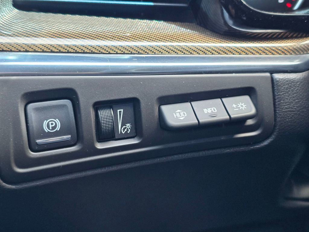 Used 2018 Cadillac XT5 Platinum w/ Driver Assist Package image 35