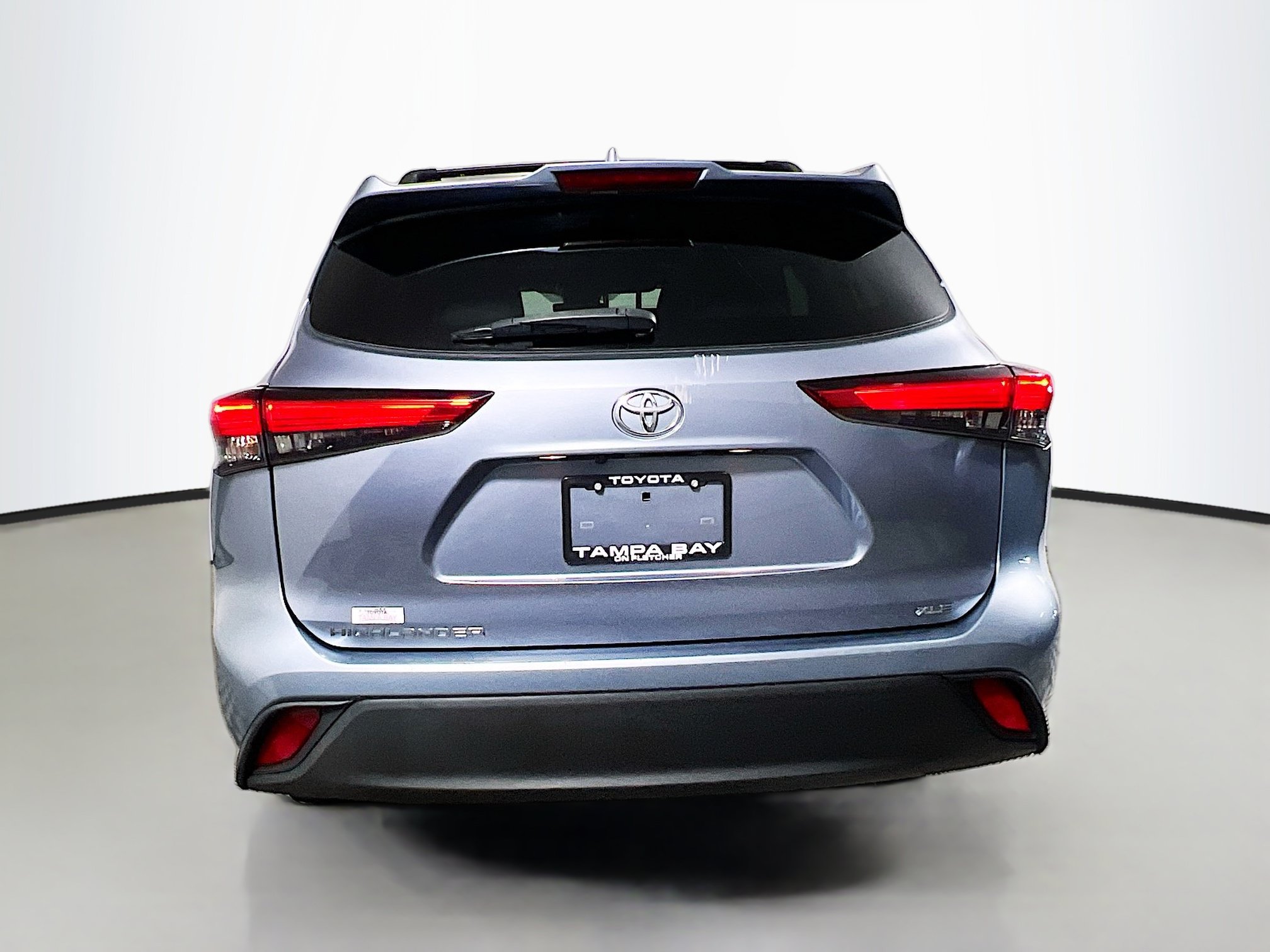 Used 2021 Toyota Highlander XLE FWD image 6