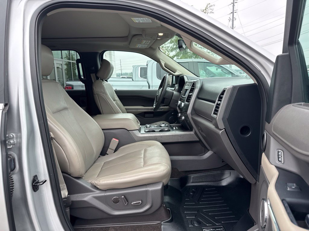 Used 2018 Ford Expedition Max XLT w/ Equipment Group 201A AWD/4WD image 13