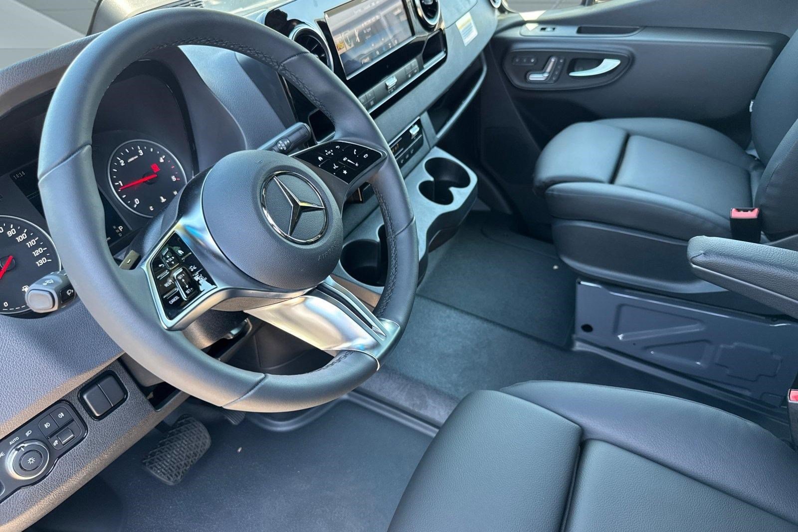 New 2025 Mercedes-Benz Sprinter 2500 image 4