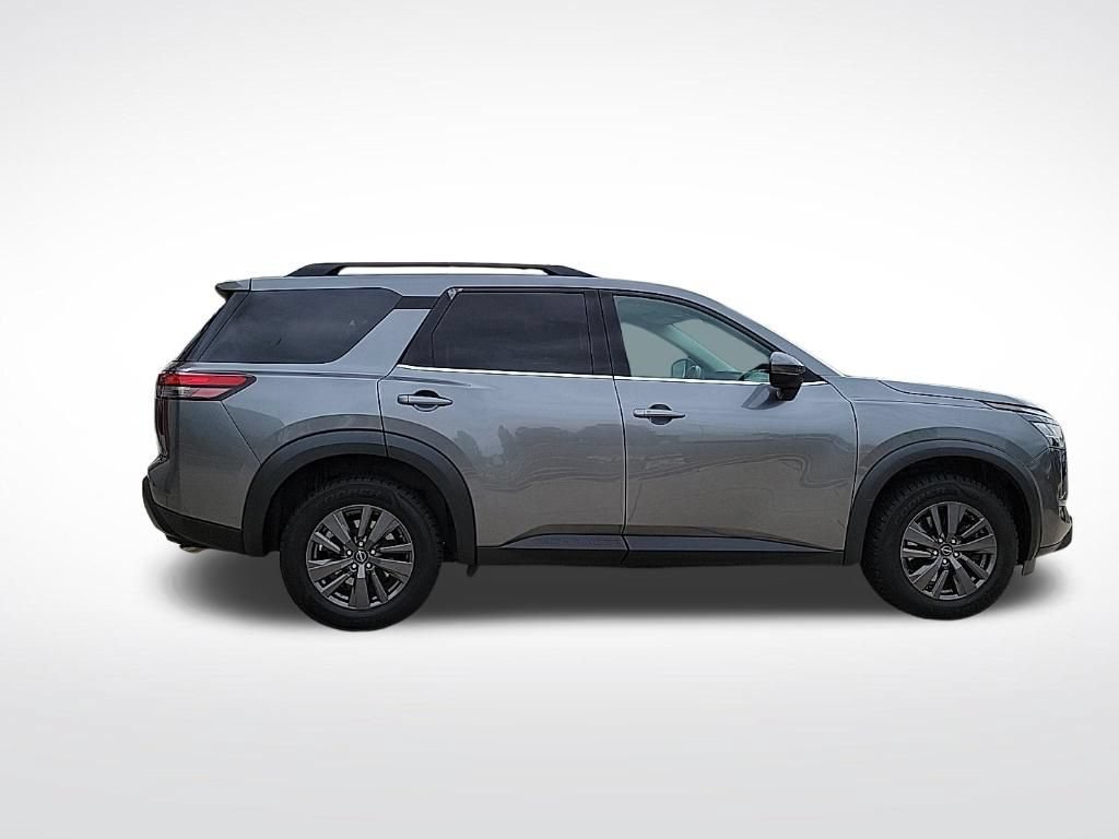 Used 2022 Nissan Pathfinder SV AWD/4WD image 5
