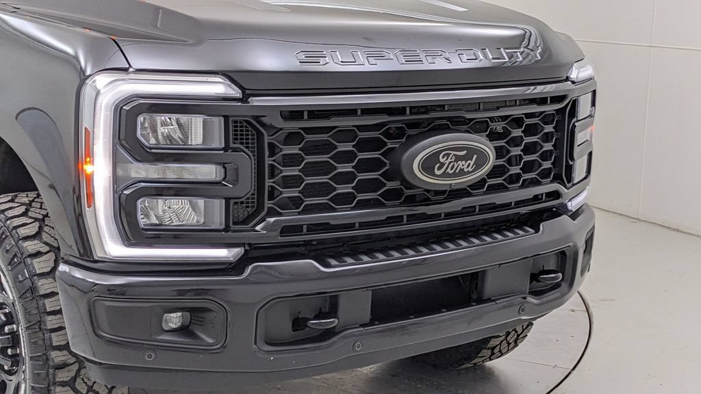 Certified 2026 Ford F350 Lariat w/ Tremor Off-Road Package AWD/4WD image 44