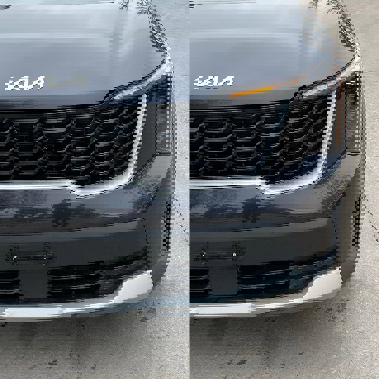 Used 2025 Kia Sorento LX image 7