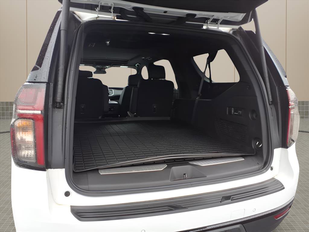 Used 2023 Chevrolet Suburban Z71 w/ Luxury Package image 24