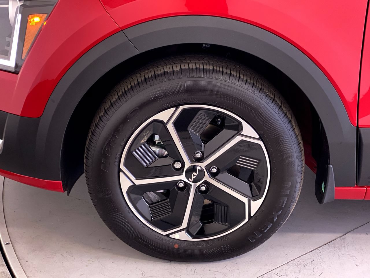 New 2026 Kia Niro EX FWD image 12